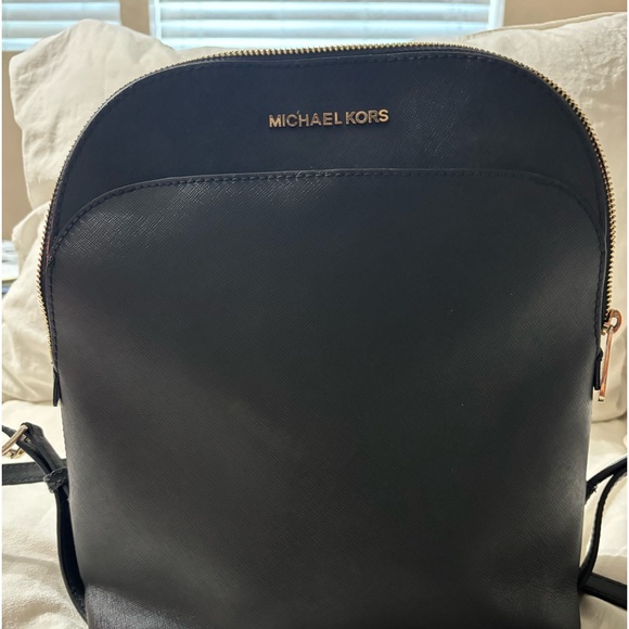 Black leather Michael Kors backpack - Picture 2 of 8